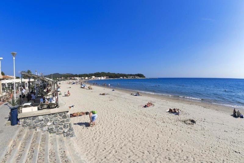 "L'Hippocampe", Climatise, 60 M2 , 2 Chambres, Tres Calme, Plage Des Sablettes Et Commerces A 3 Minutes A Pied, Wifi, Parking Gratuit, Lit King Size La Seyne-sur-Mer Eksteriør billede